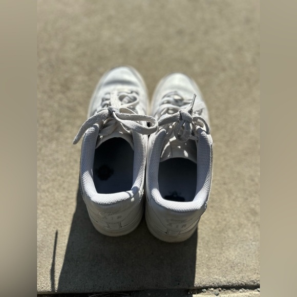Nike Air Forces 1 - Picture 6 of 8